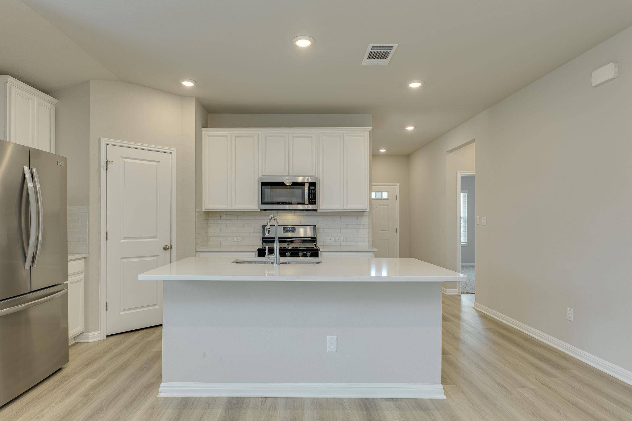 900 Main ST, Hutto, TX 78634