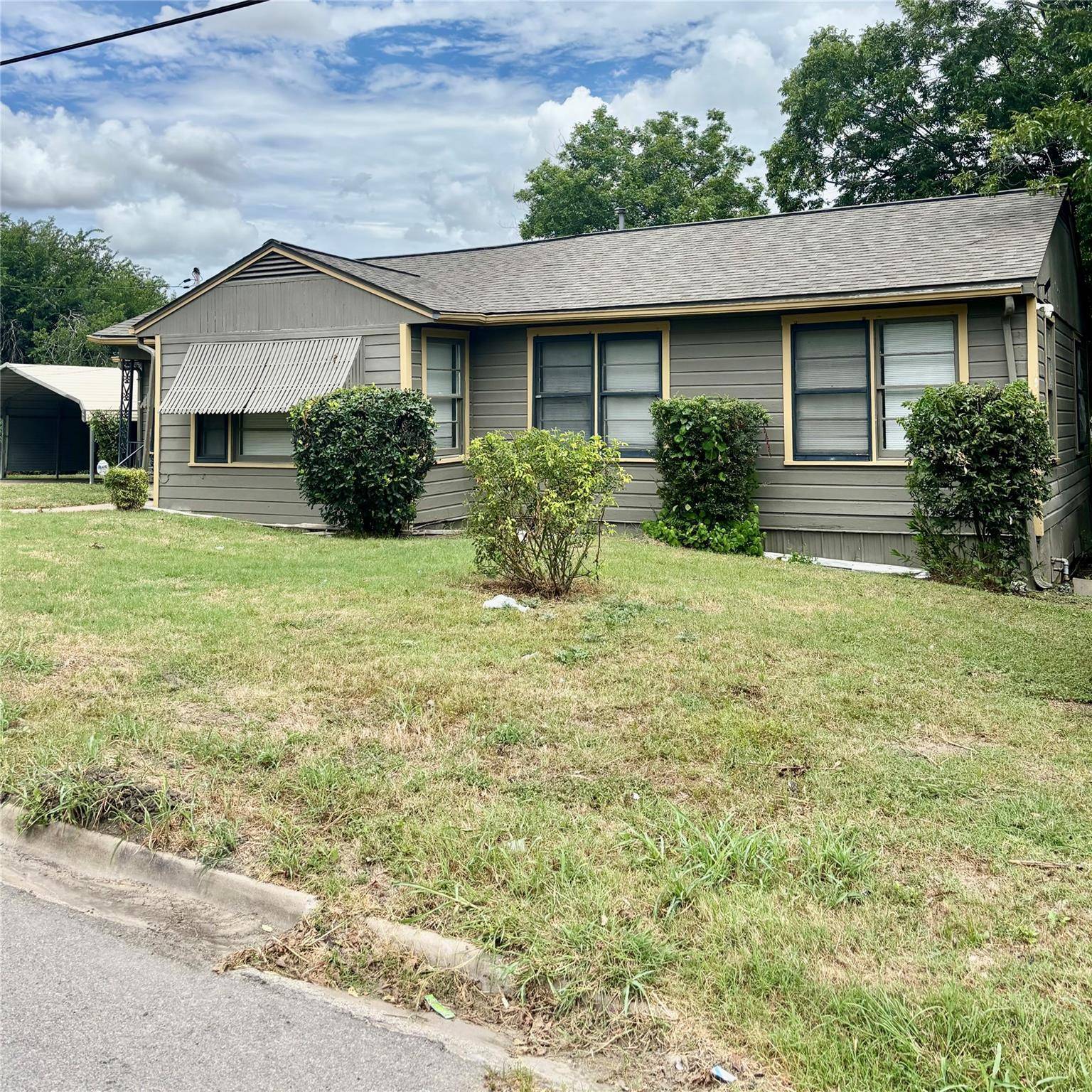 415 E 7th ST, Taylor, TX 76574