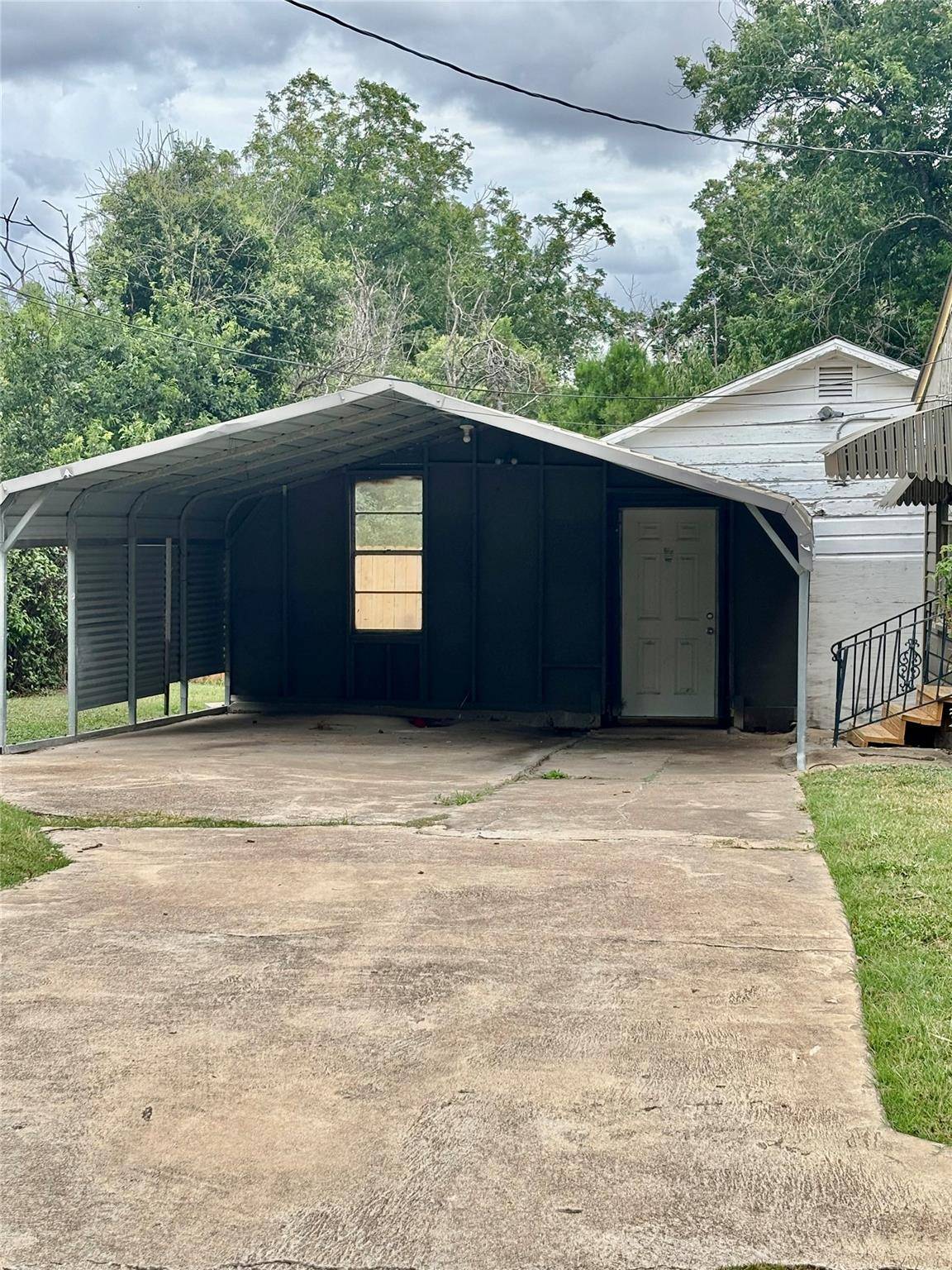 415 E 7th ST, Taylor, TX 76574