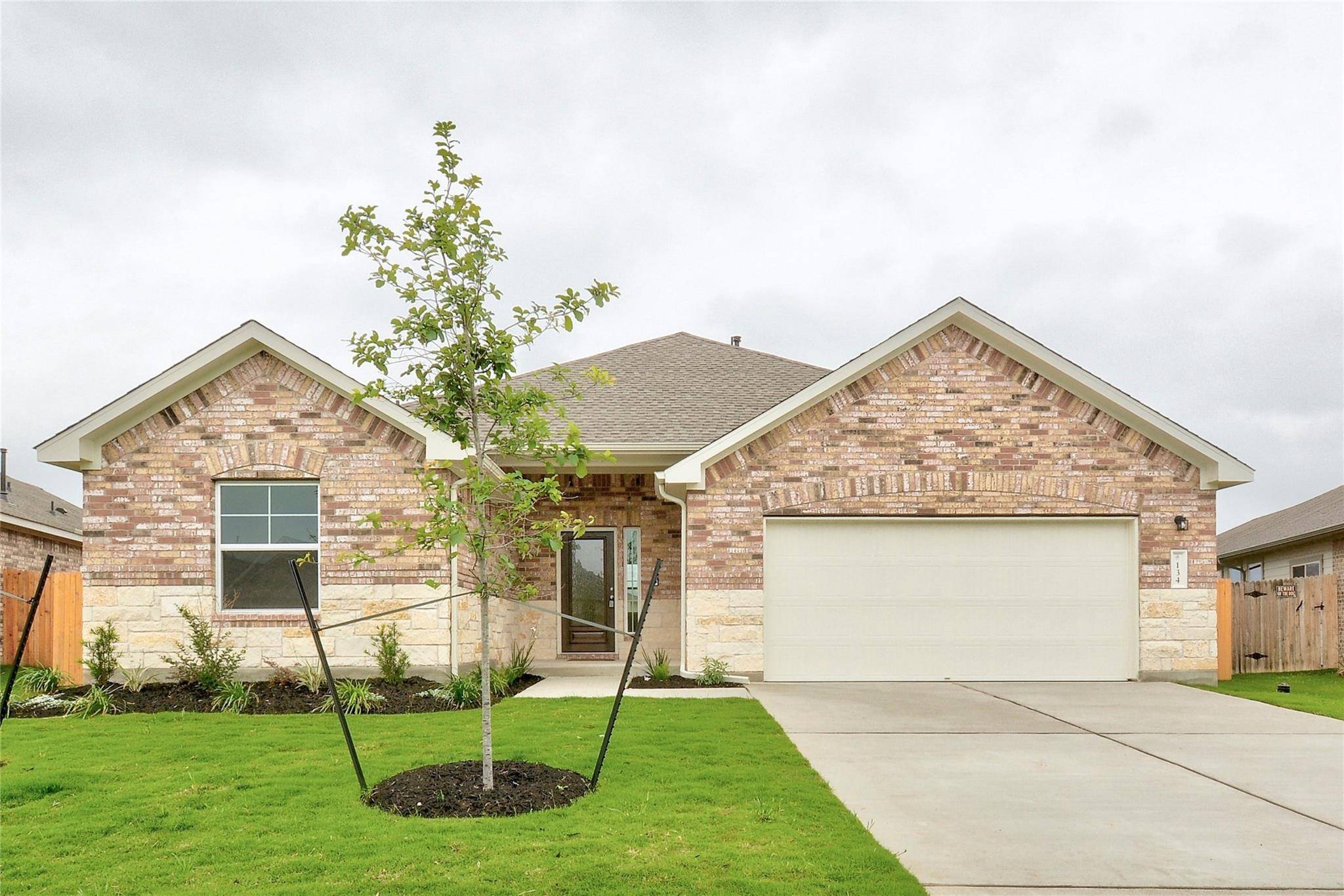 134 Edgewater TRL, Bastrop, TX 78602