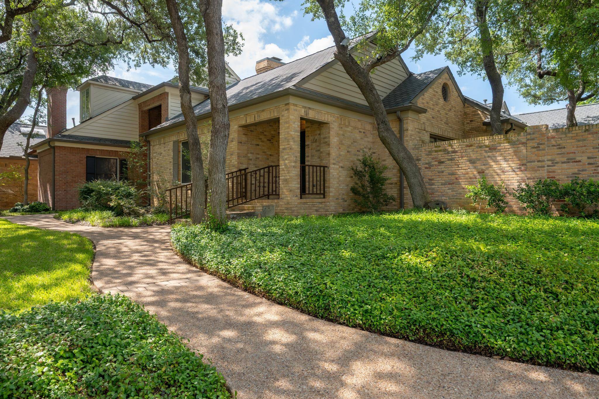 2838 Montebello RD #D18, Austin, TX 78746