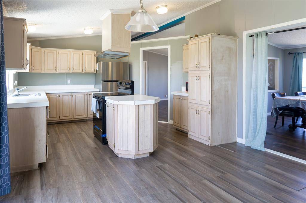 103 Cloudberry LN, Elgin, TX 78621