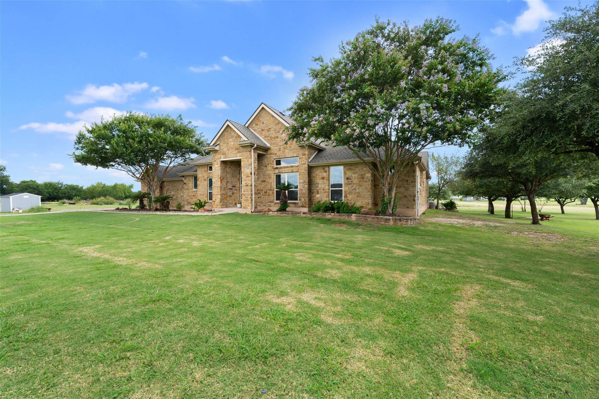 328 Apache PASS, Hutto, TX 78634