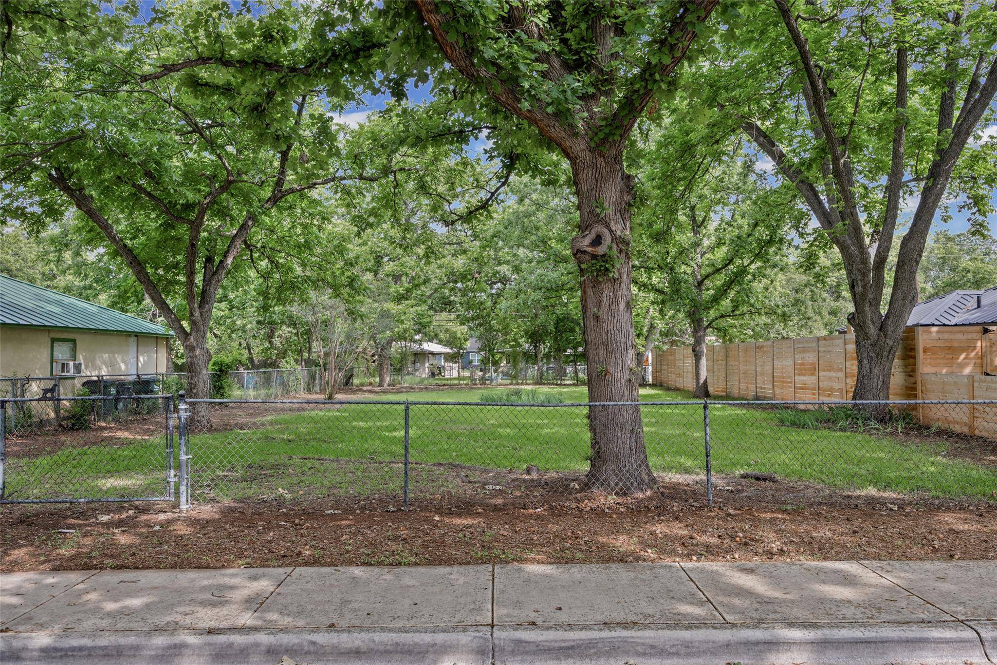 943 Field ST, San Marcos, TX 78666