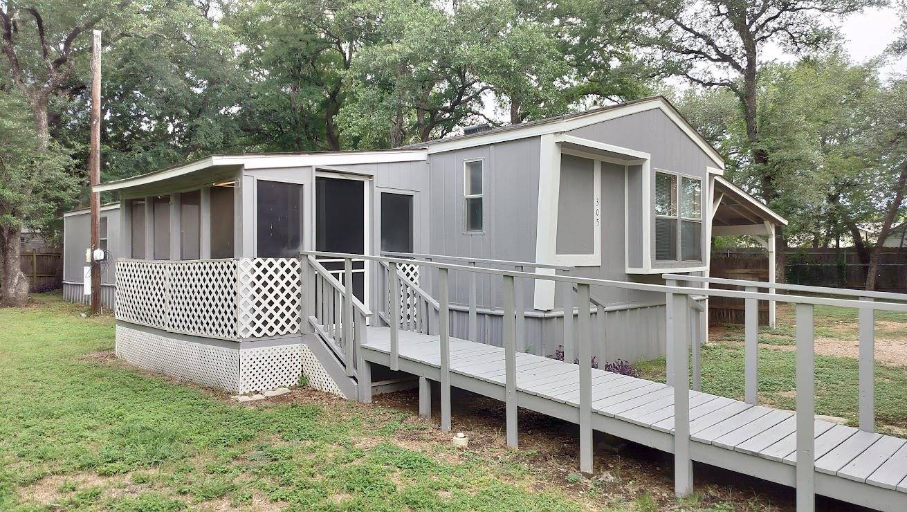305 Woods LN, Cedar Park, TX 78613