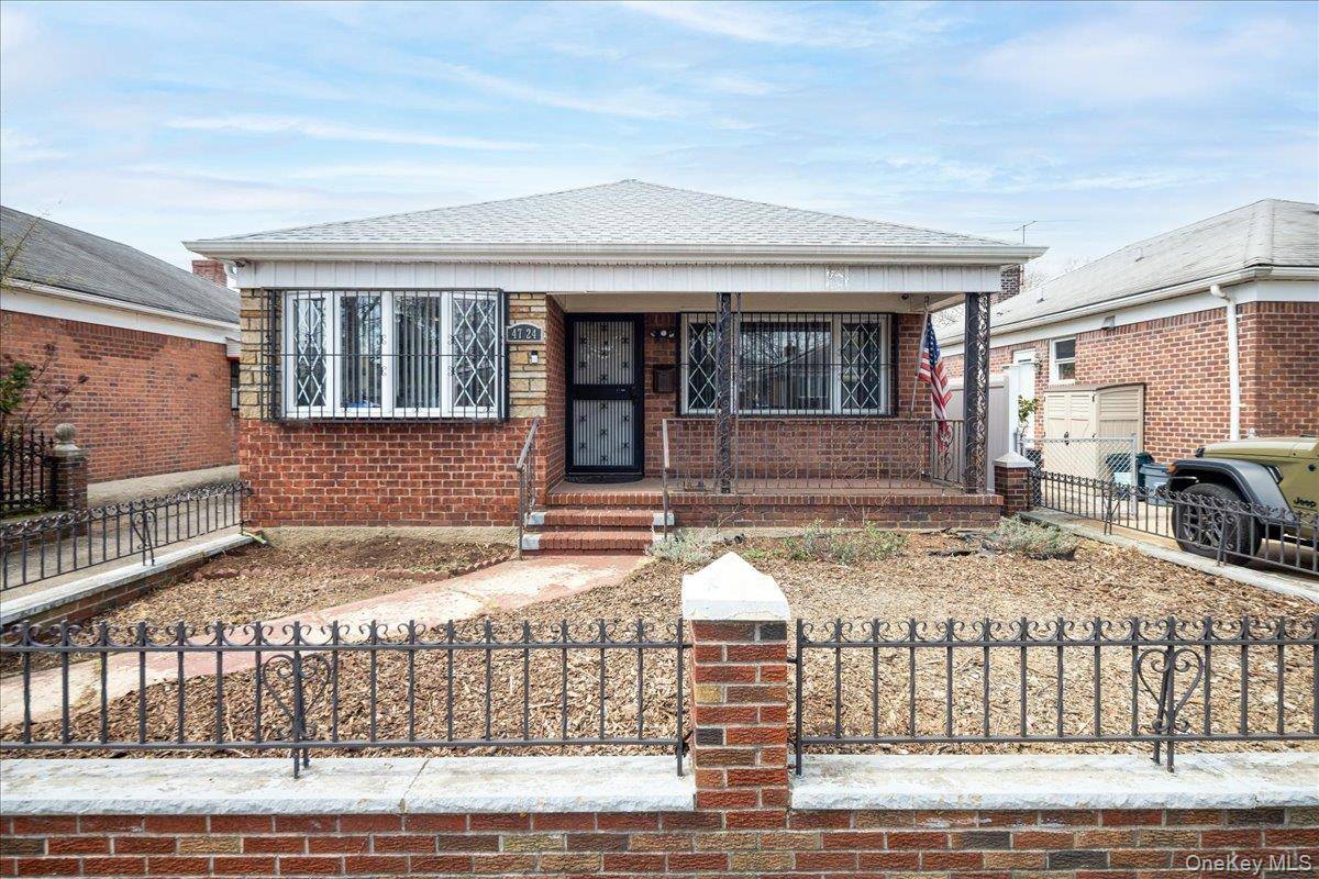 4724 168th ST, Flushing, NY 11358