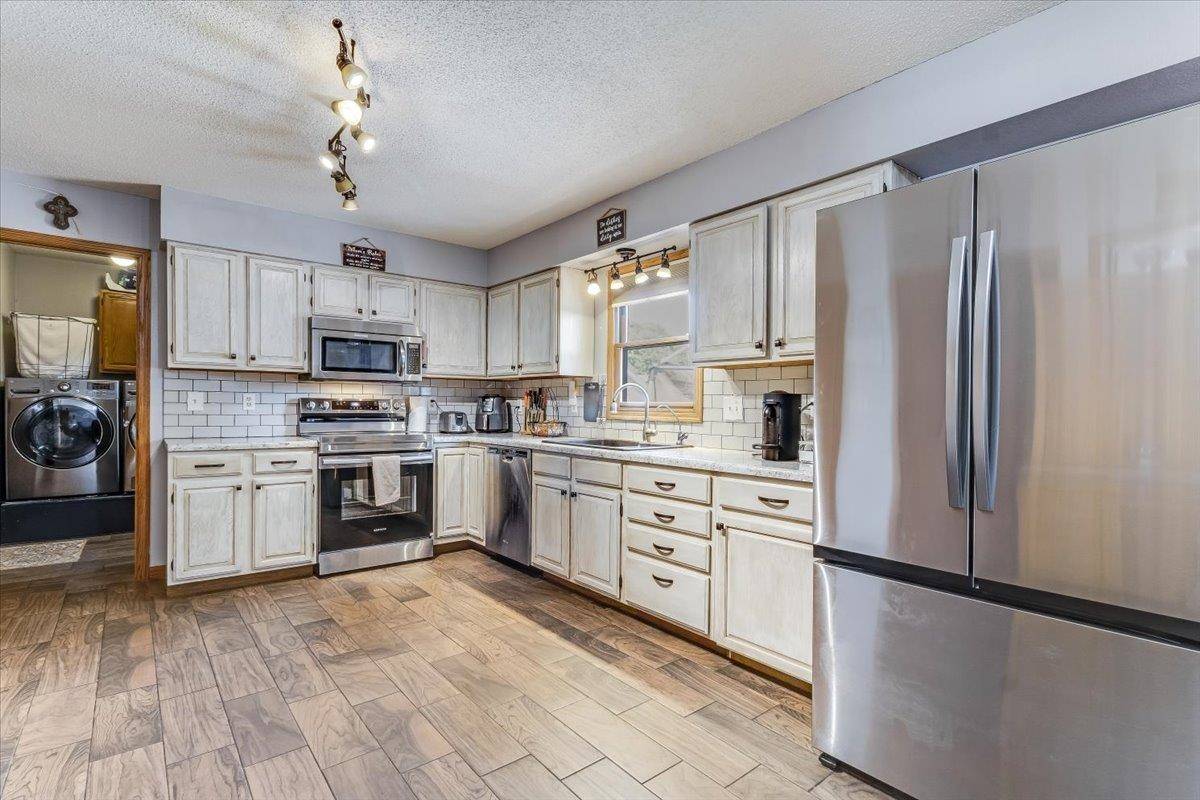 1118 E 6th St, Douglass, KS 67039