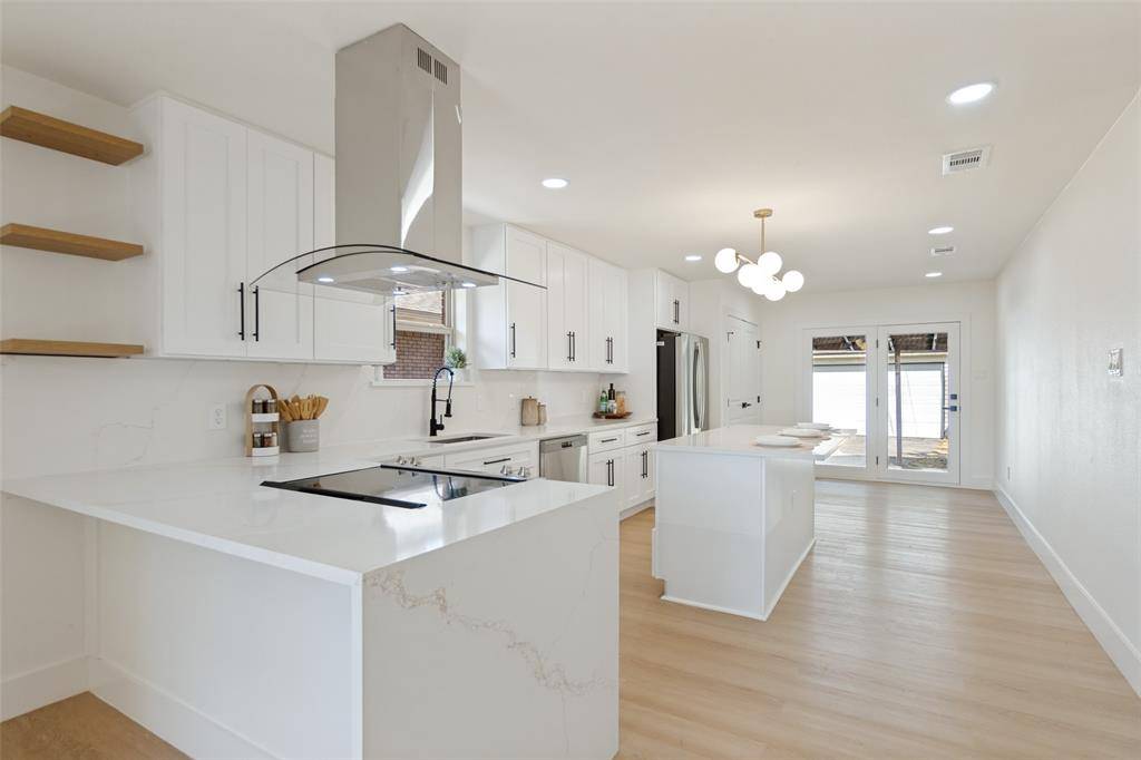 9102 Lindaro Lane, Dallas, TX 75228