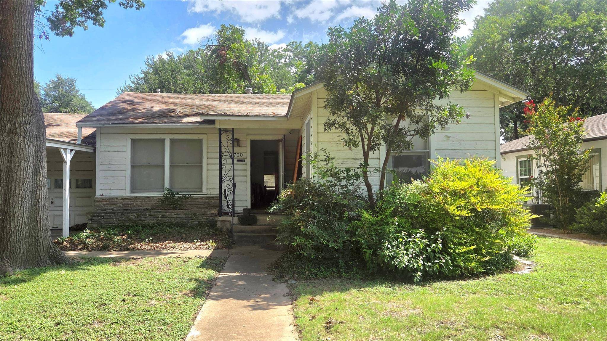 1700 Richcreek RD, Austin, TX 78757