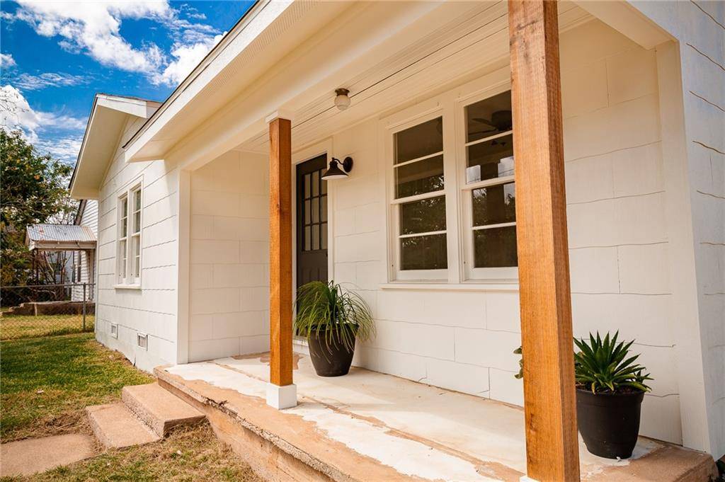 741 Williamson ST, Giddings, TX 78942