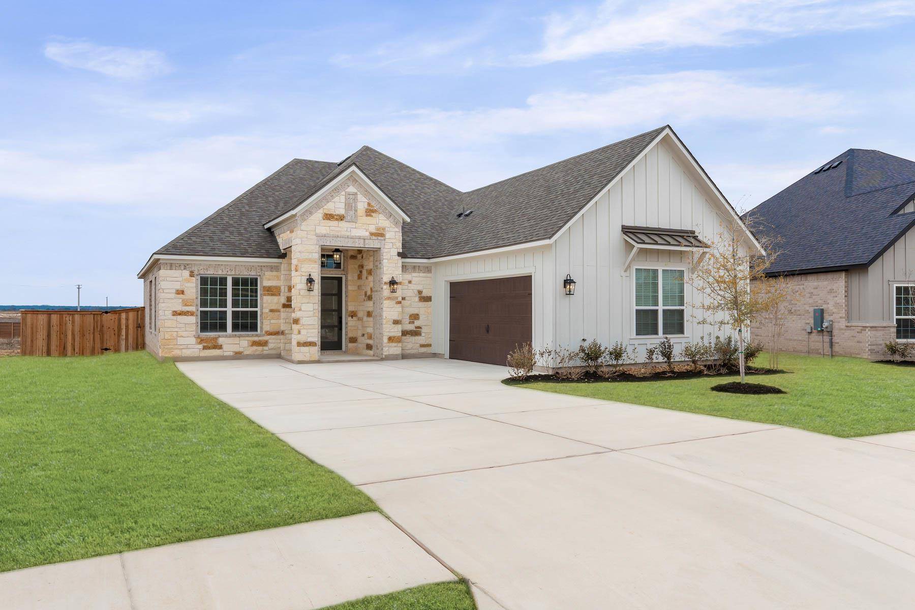 305 Kanarra Creek RD, Jarrell, TX 76537
