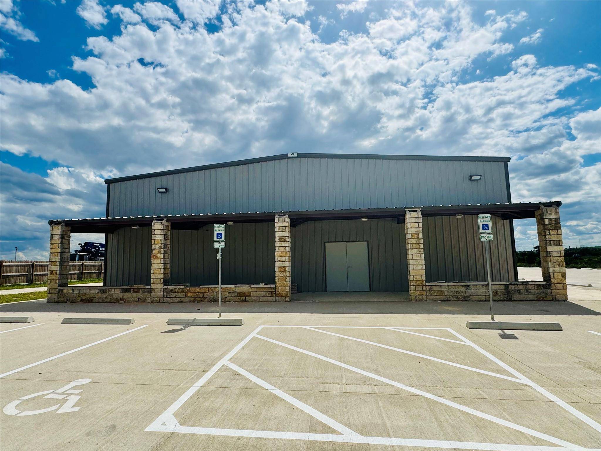 4090 Williamson RD, Buda, TX 78610