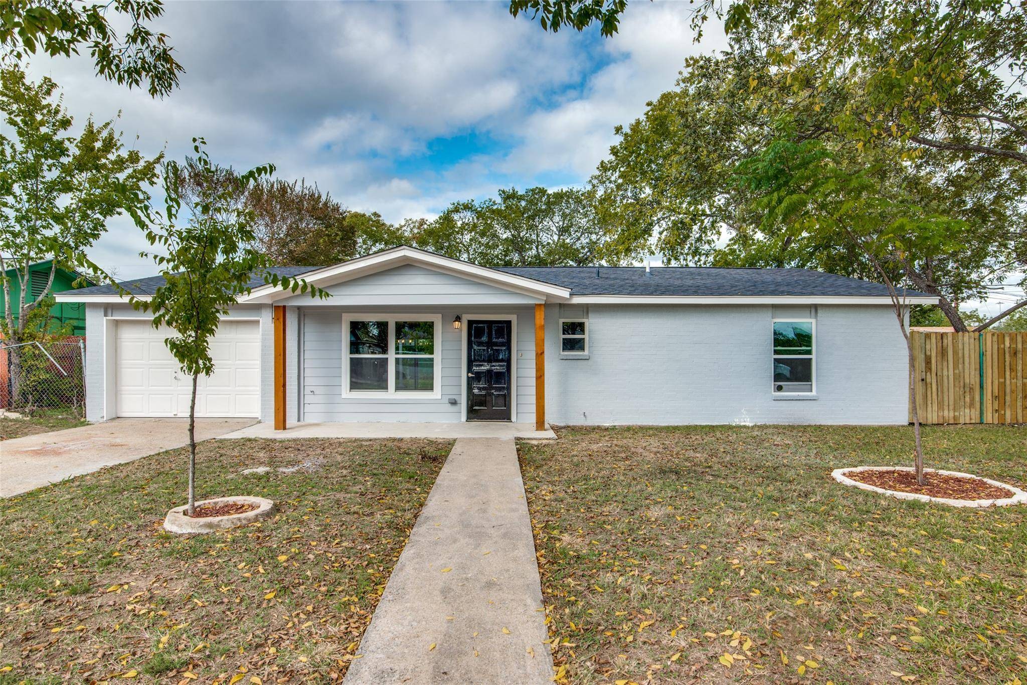 500 Lockwood ST, San Marcos, TX 78666
