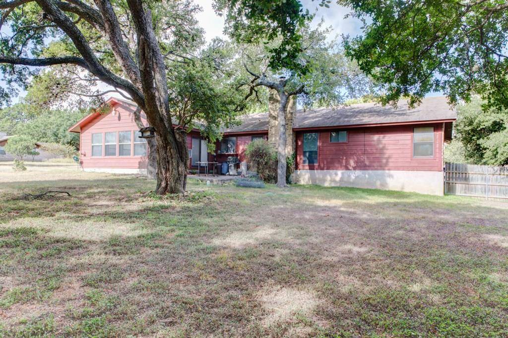 316 Shrike DR, Buda, TX 78610