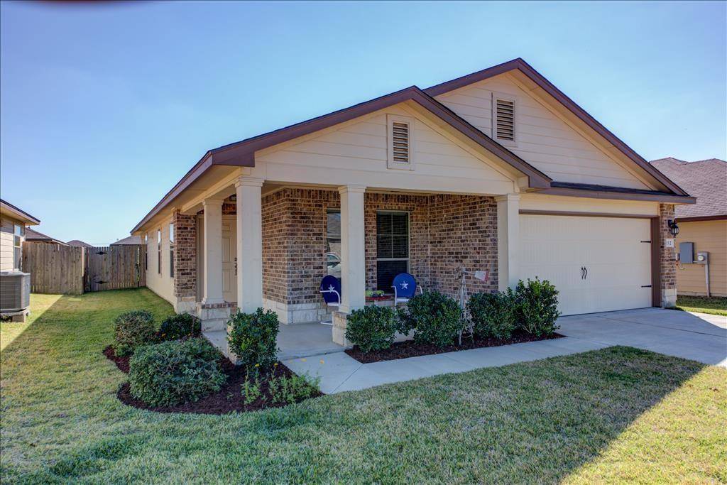 112 Olivine LN, Jarrell, TX 76537