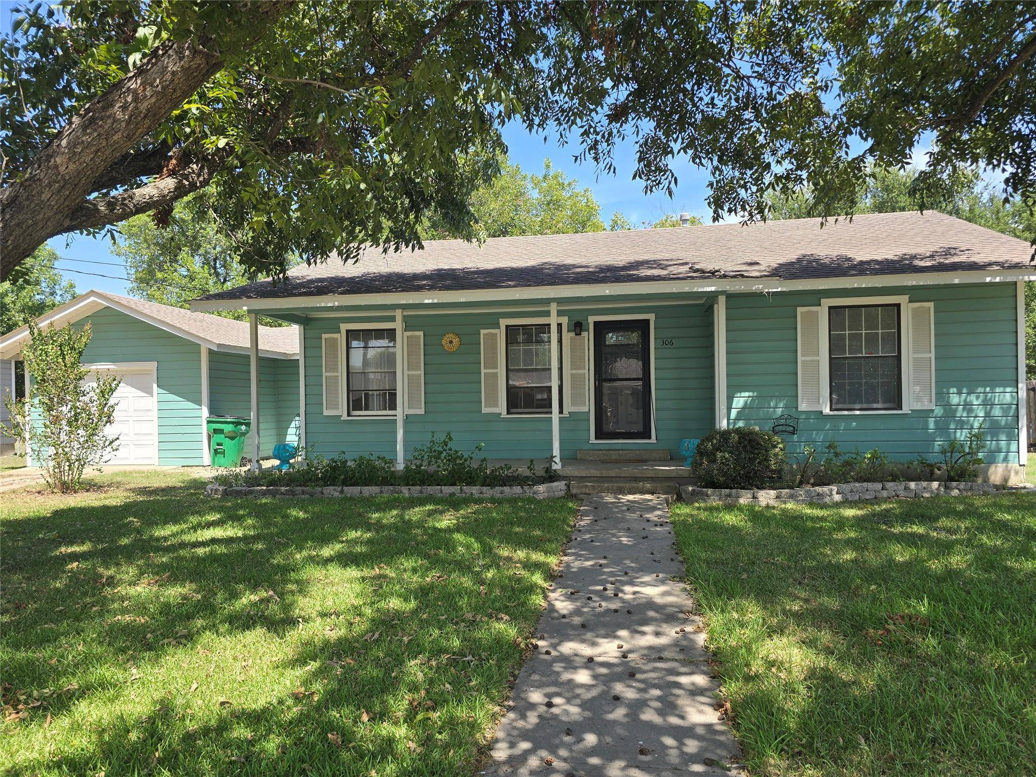 Address not disclosed, Thorndale, TX 76577