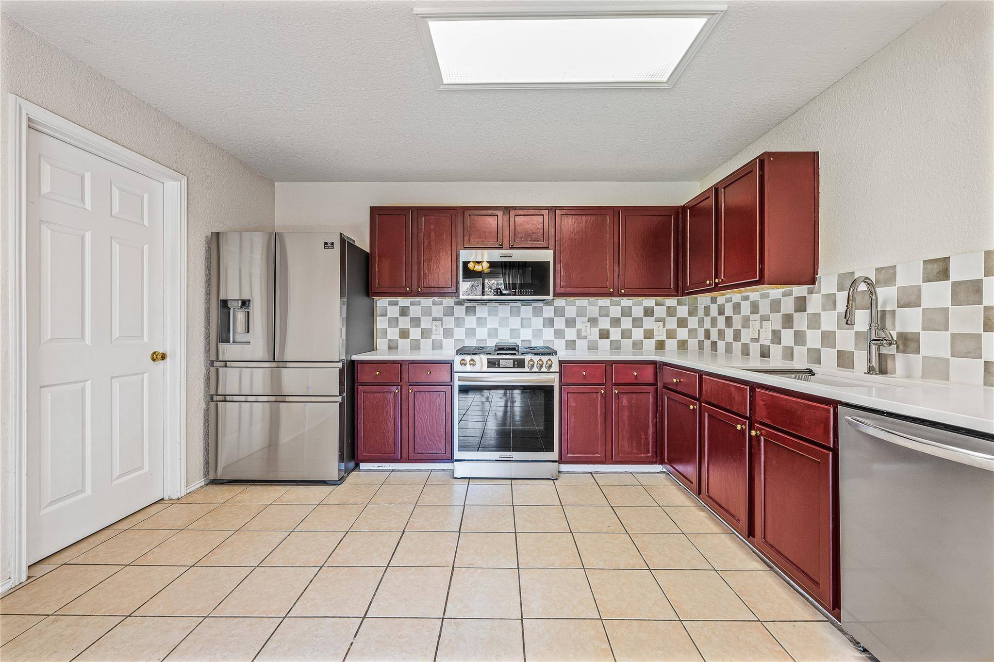 709 Black Isle DR, Pflugerville, TX 78660