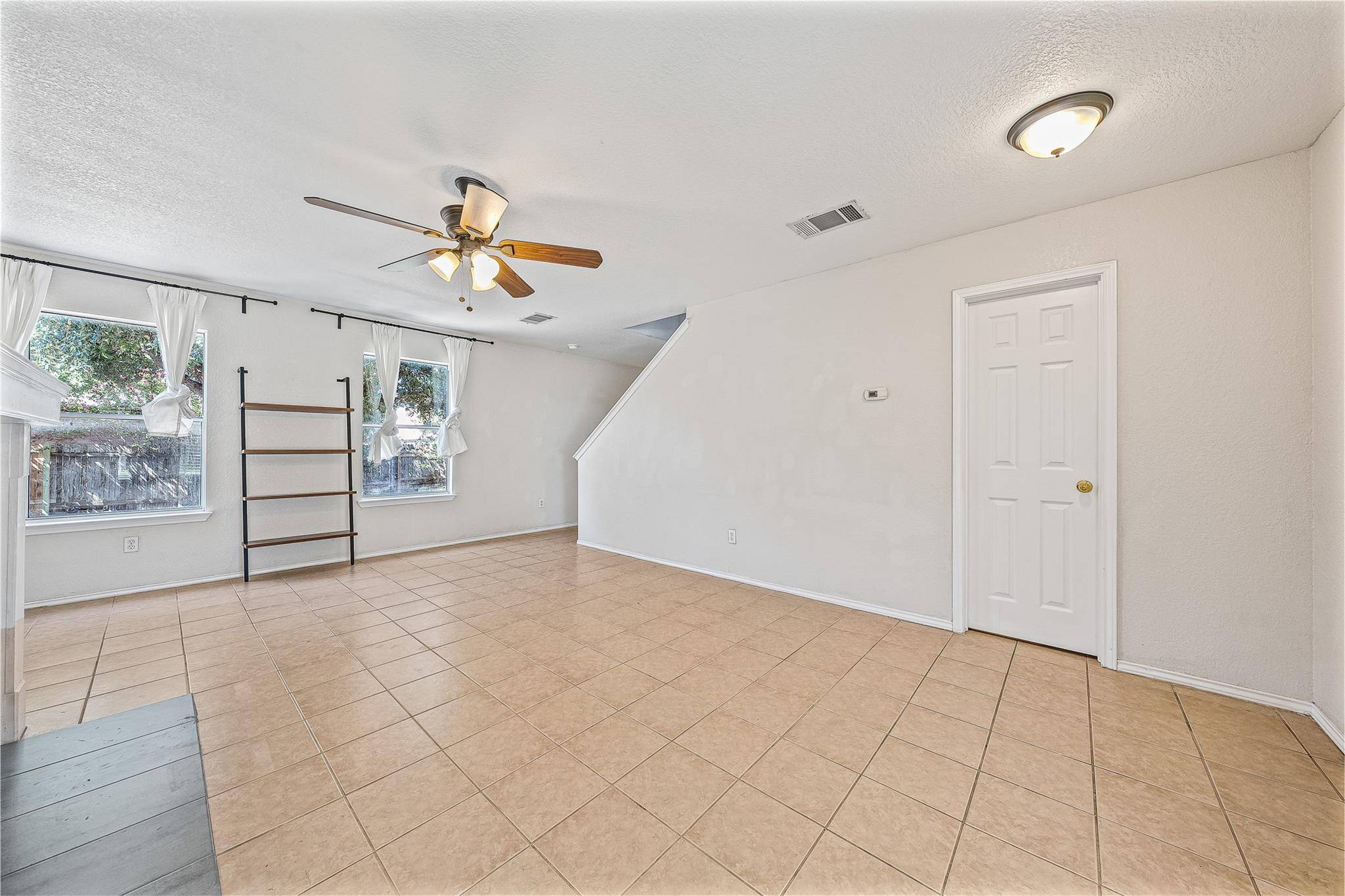 709 Black Isle DR, Pflugerville, TX 78660
