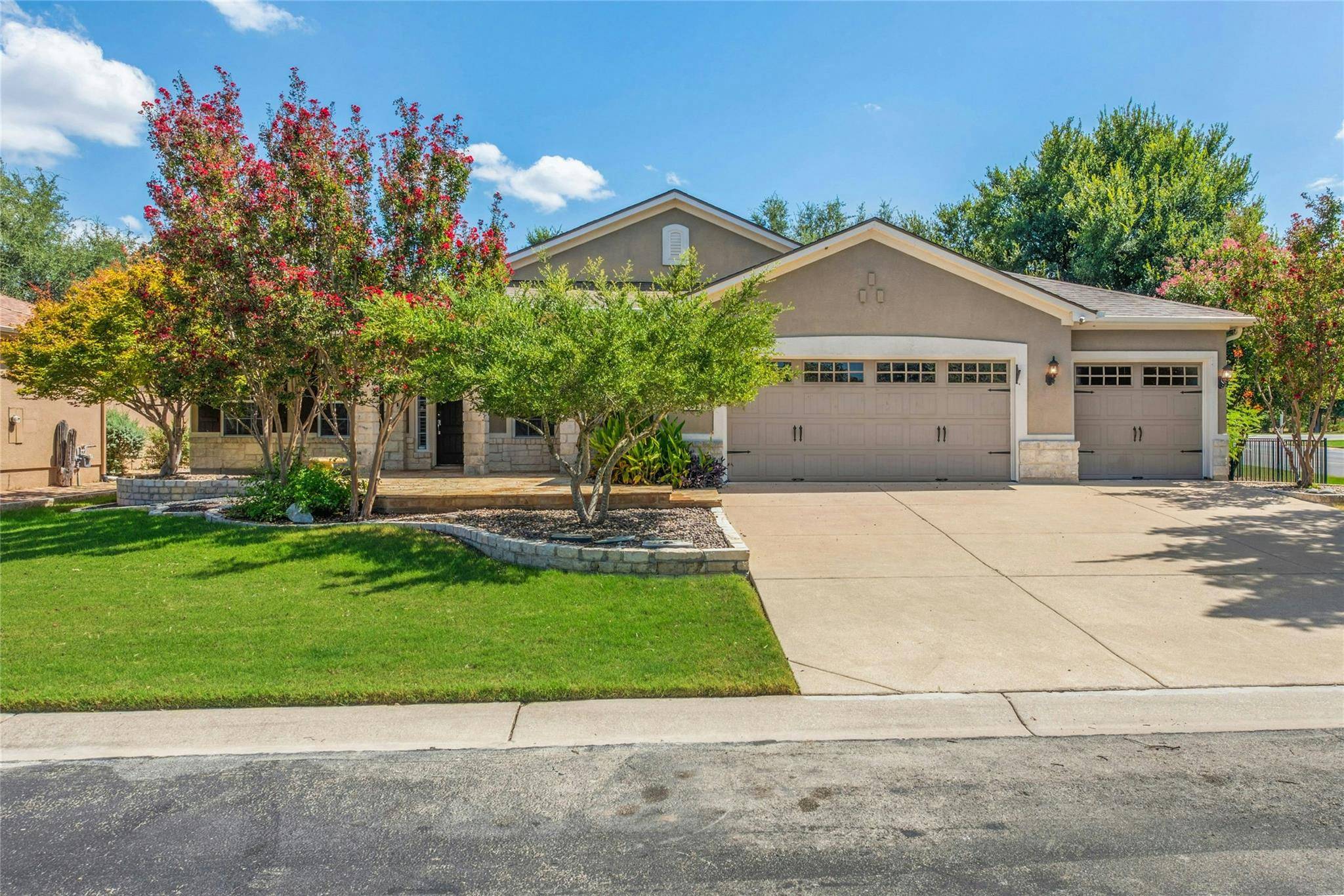 201 Yellow Rose TRL, Georgetown, TX 78633