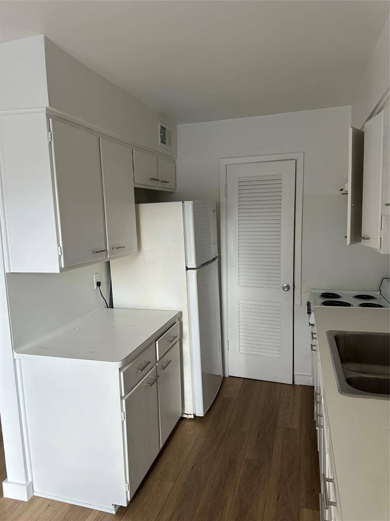 100 Blue Ridge TRL #1, West Lake Hills, TX 78746