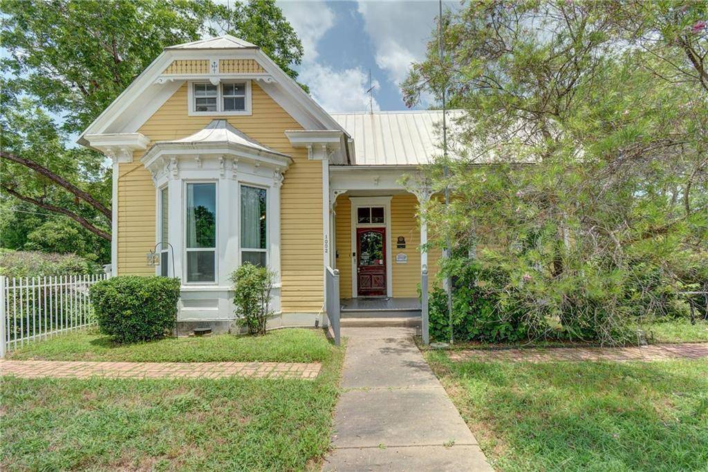 1002 Chestnut ST, Bastrop, TX 78602