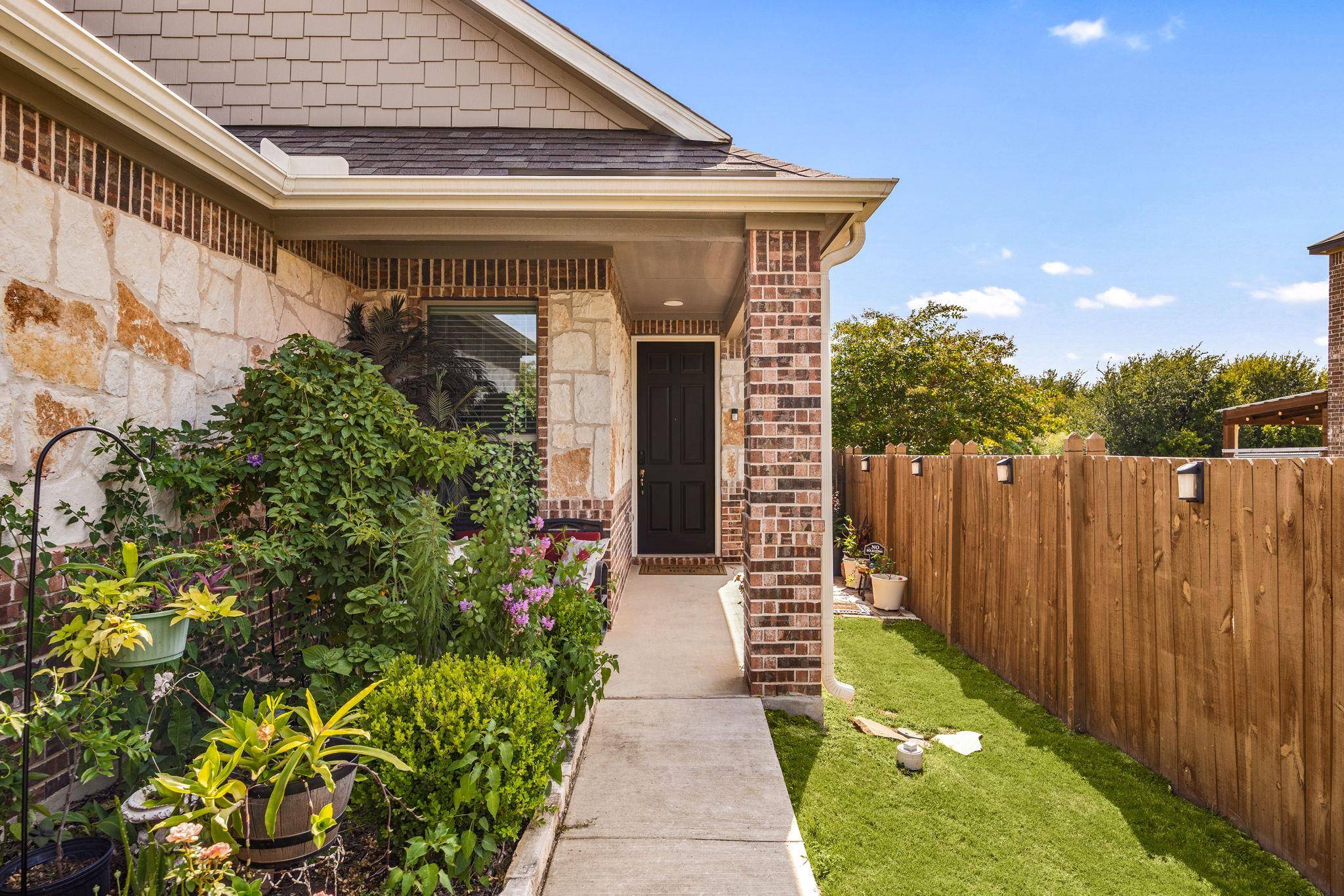 449 Conchillos DR, Georgetown, TX 78626