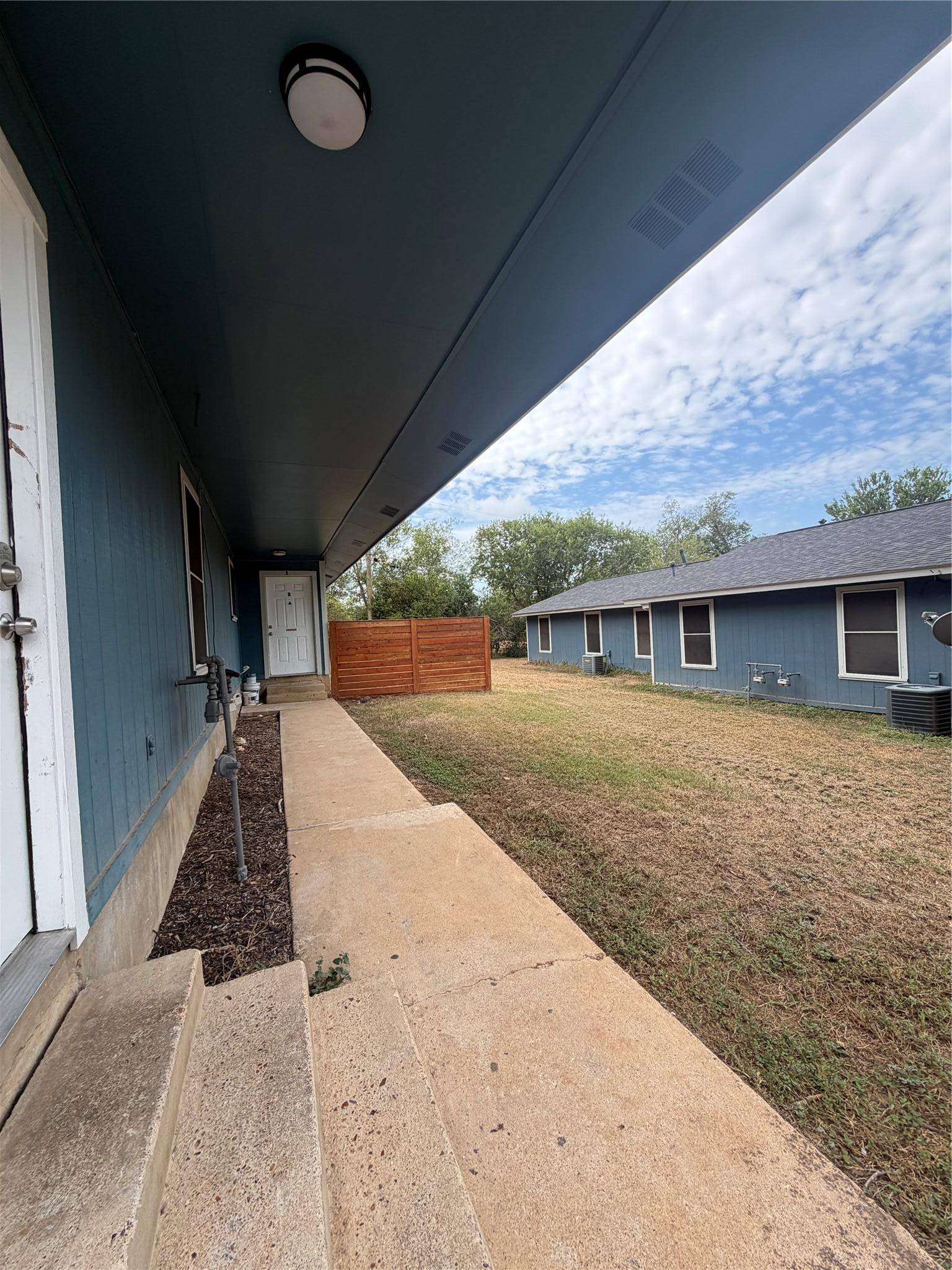 509 Central Ave #A, Elgin, TX 78621