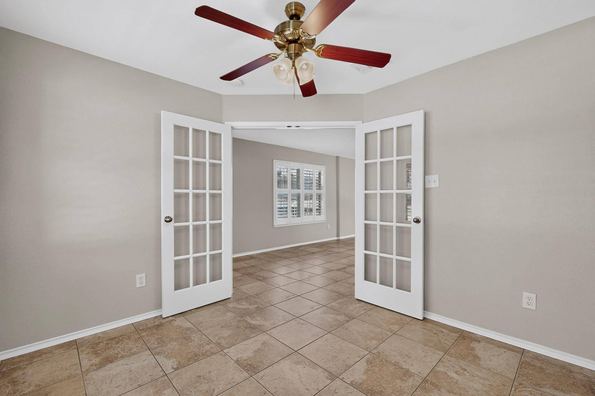 2014 Woodway DR, Leander, TX 78641