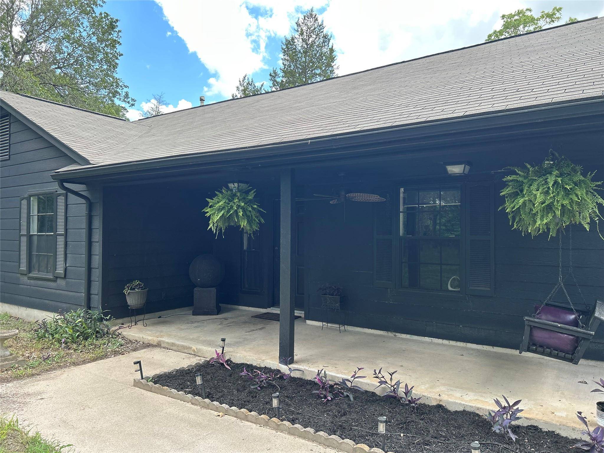 120 Rocky LN, Bastrop, TX 78602