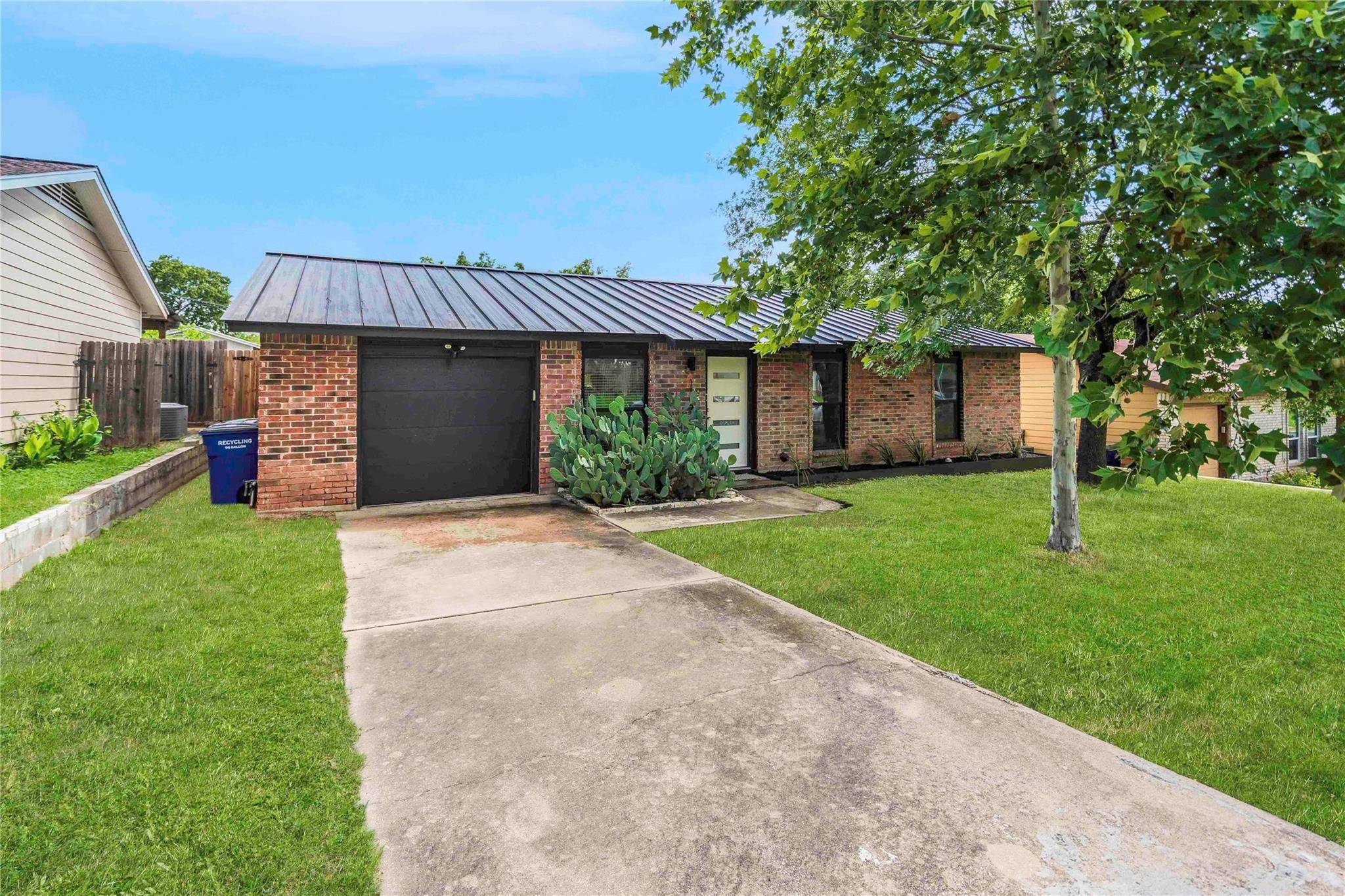 1102 Warrington DR, Austin, TX 78753