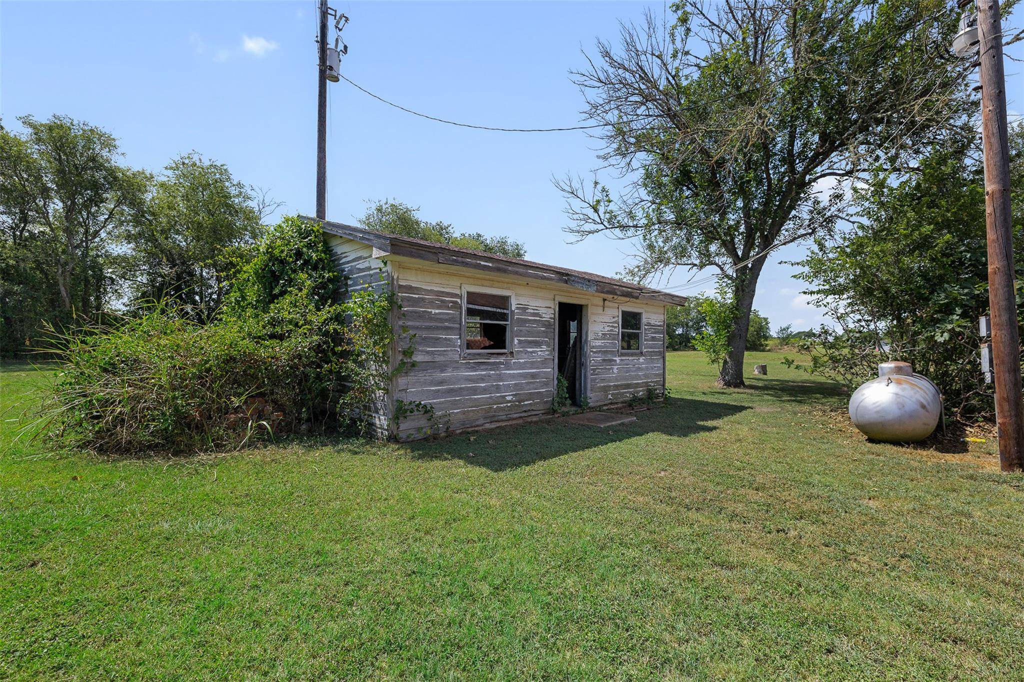 3788 Highway 21, Dime Box, TX 77853