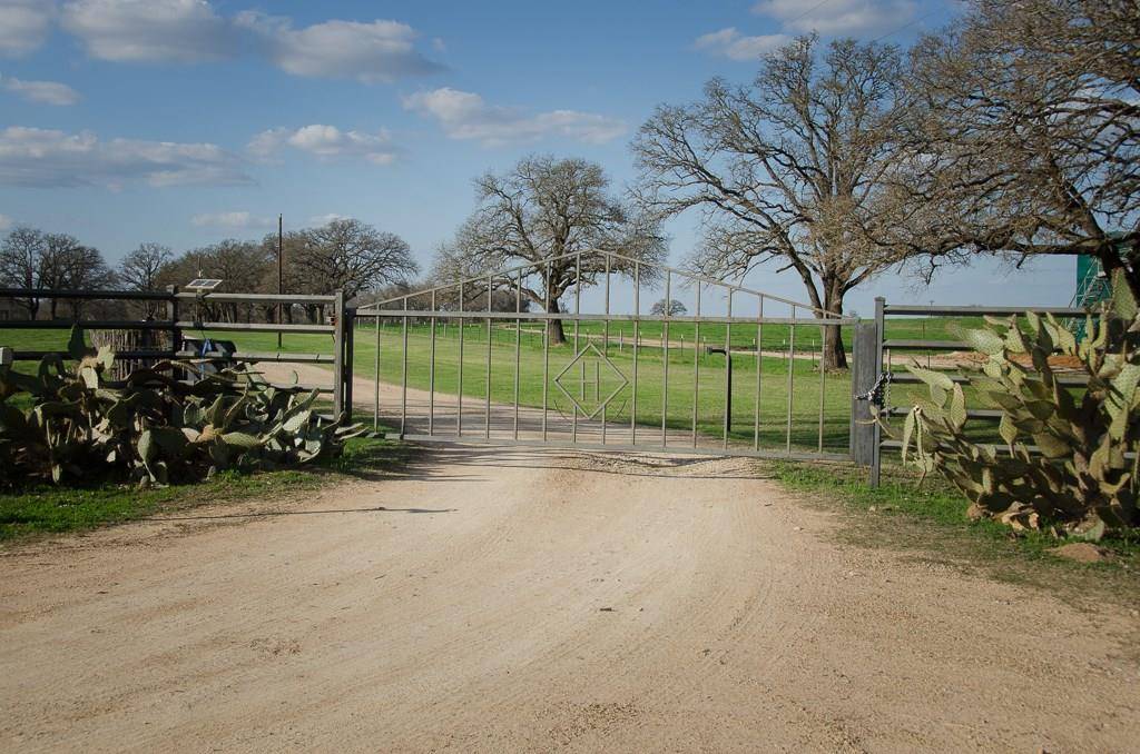 1275 County Road 322, Rockdale, TX 76567