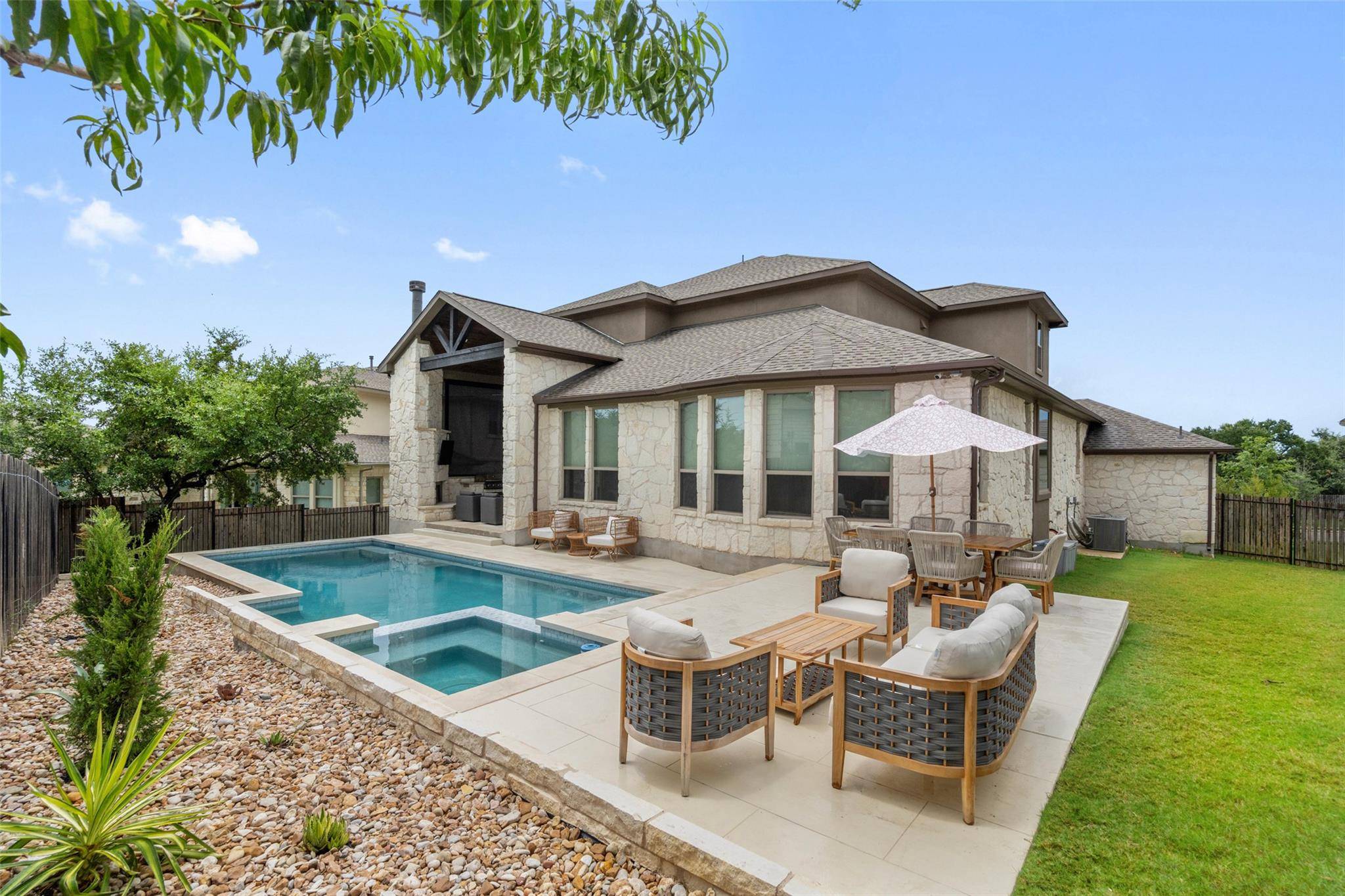 7116 Vicenza DR, Austin, TX 78739