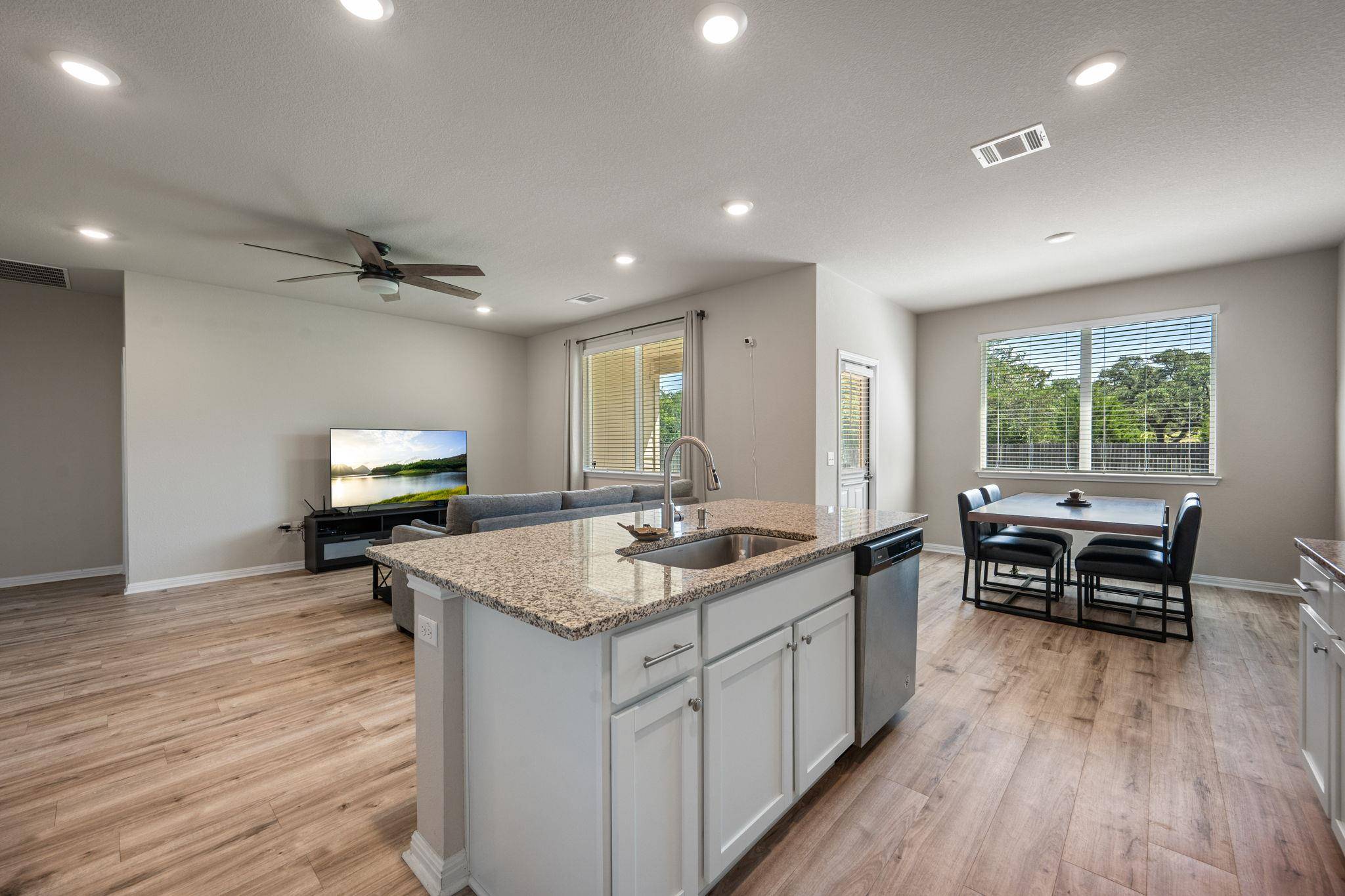 319 Arrowhead Vine ST, Leander, TX 78641
