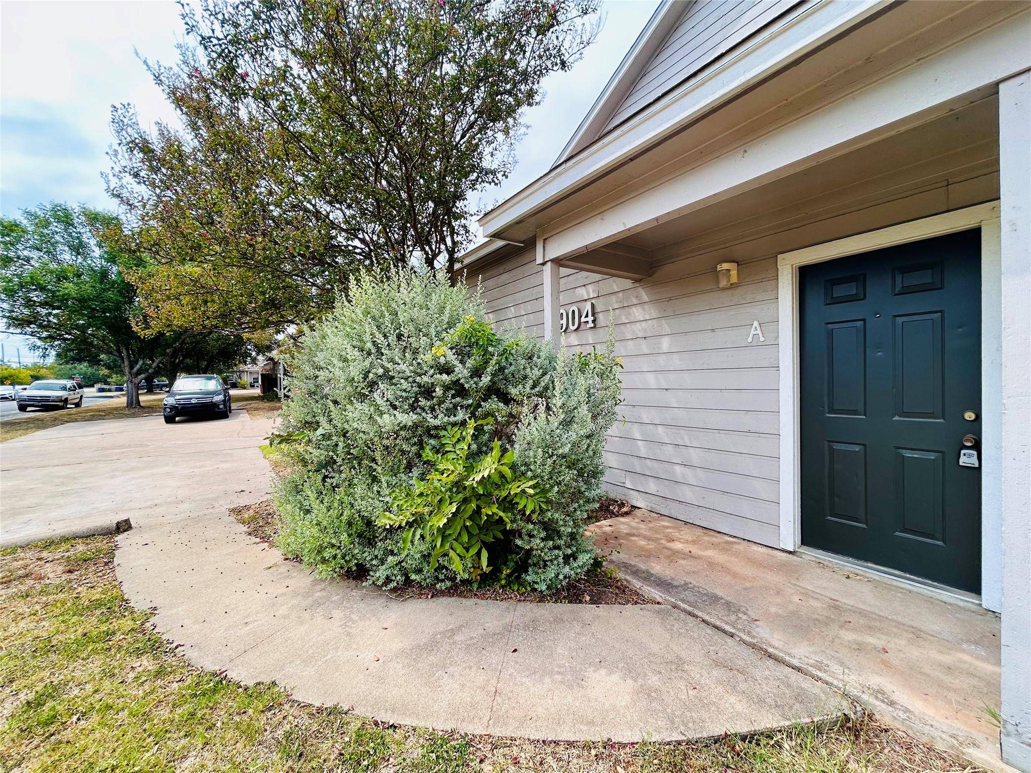 8904 Schick RD #A, Austin, TX 78729