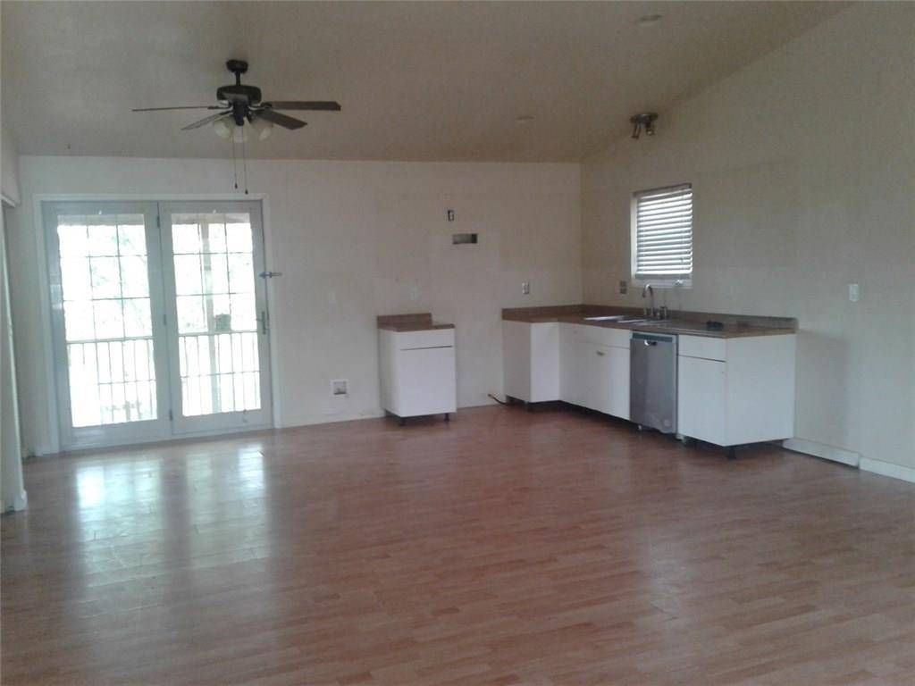 160 Royal Pines DR, Bastrop, TX 78602