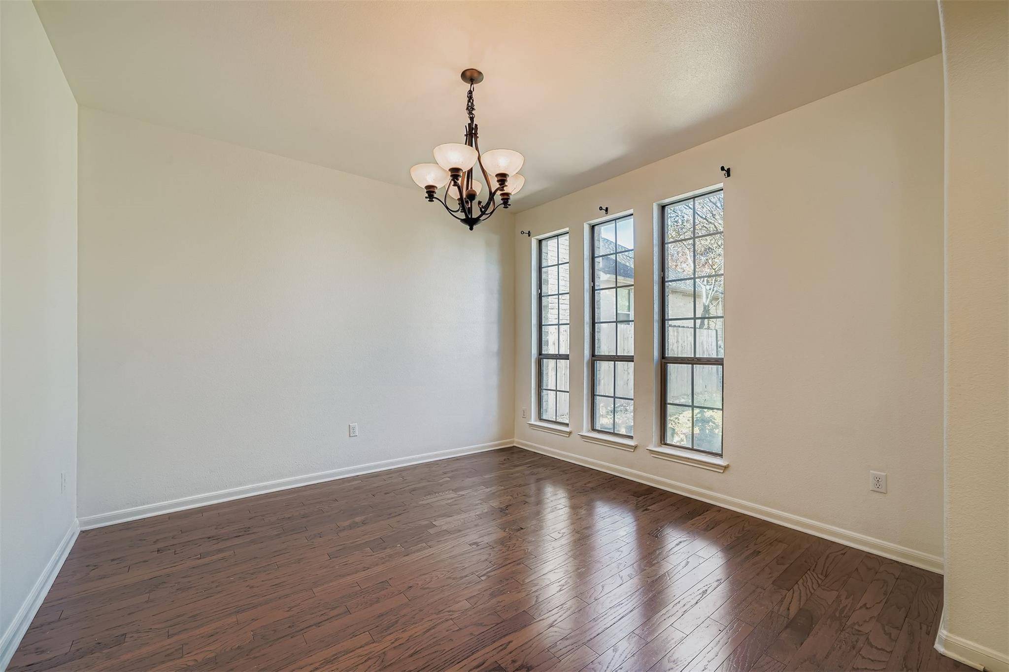 212 Great Circle CV, Austin, TX 78717