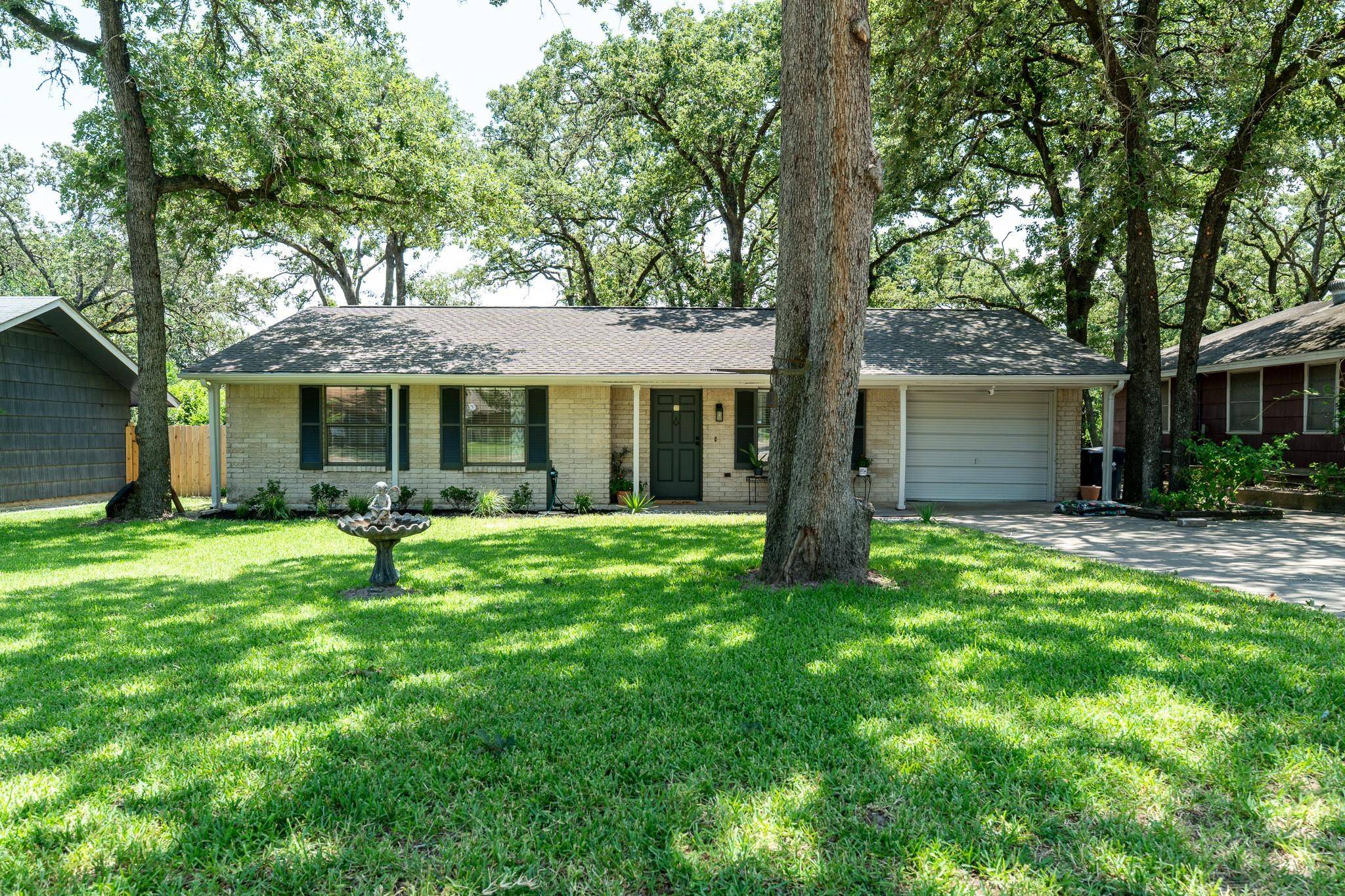 2003 Alcoa Ave, Rockdale, TX 76567