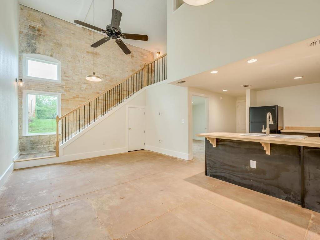 110 S Main ST #103, Elgin, TX 78621