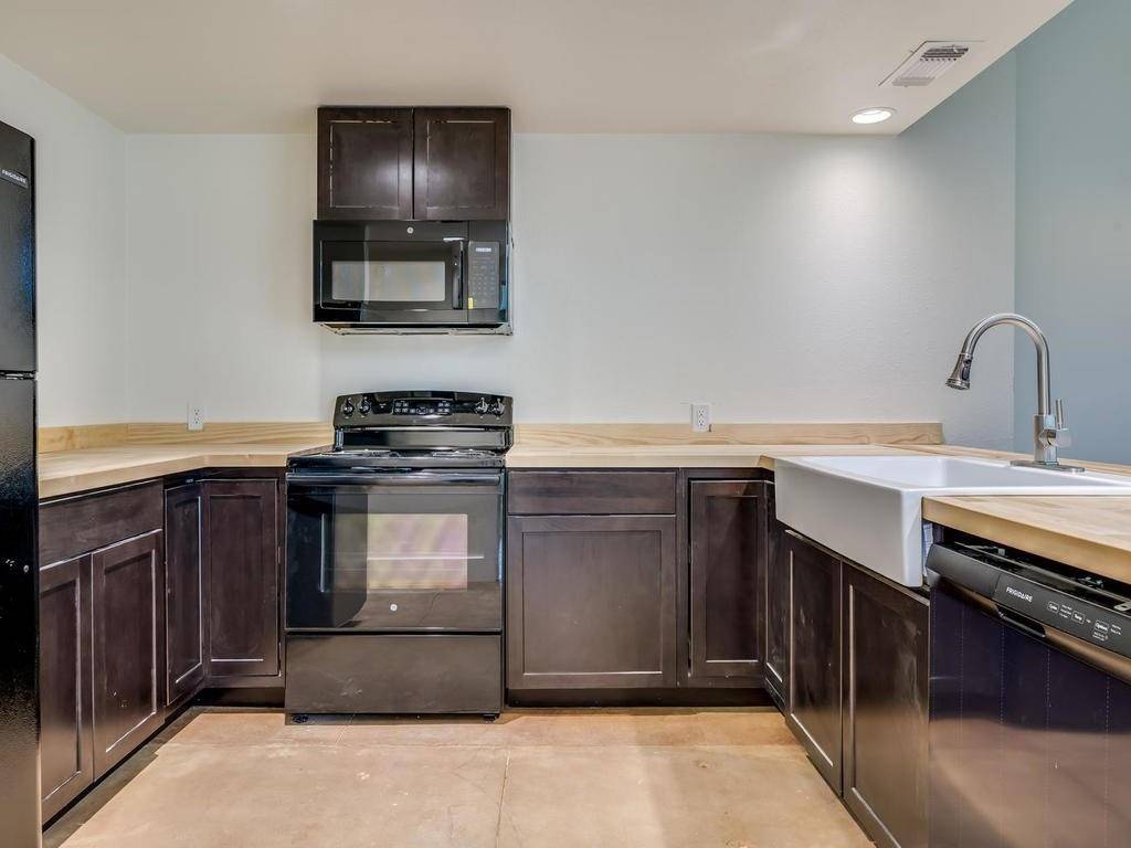 110 S Main ST #103, Elgin, TX 78621