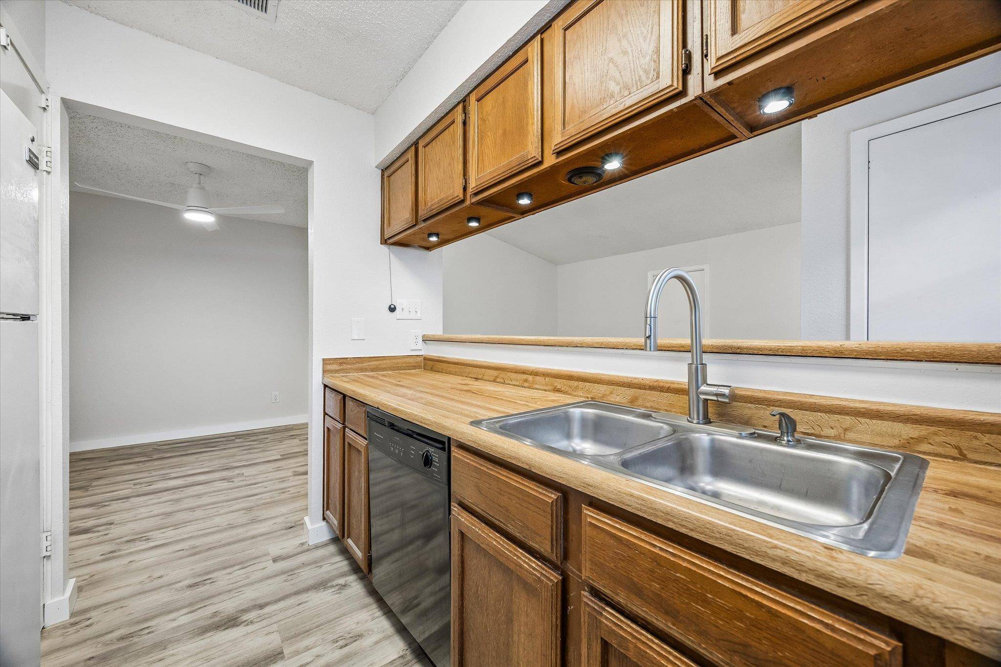 904 Sirocco DR #A, Austin, TX 78745
