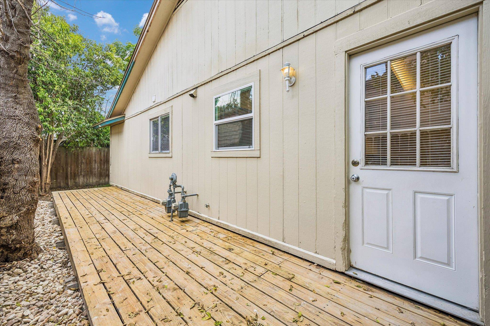 904 Sirocco DR #A, Austin, TX 78745
