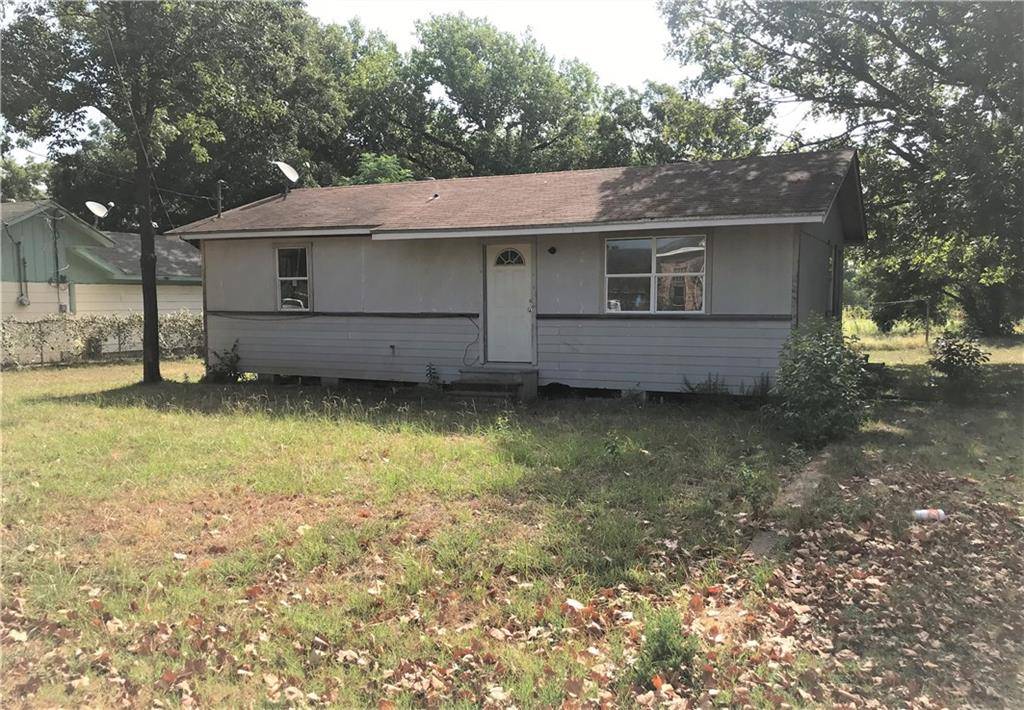 2105 N Karnes Ave, Cameron, TX 76520