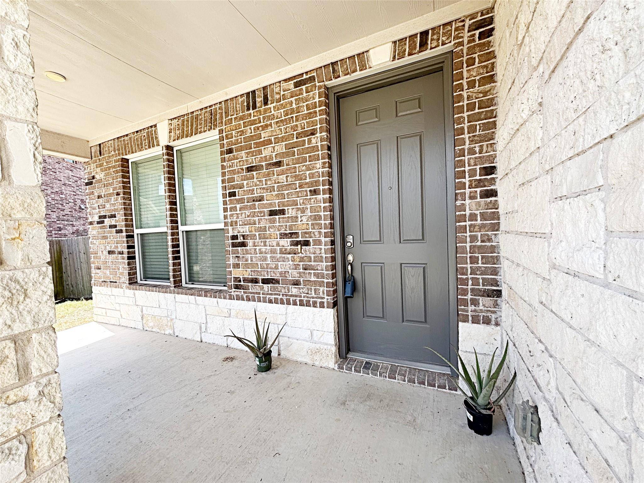 1720 Foxglove CIR, Lockhart, TX 78644