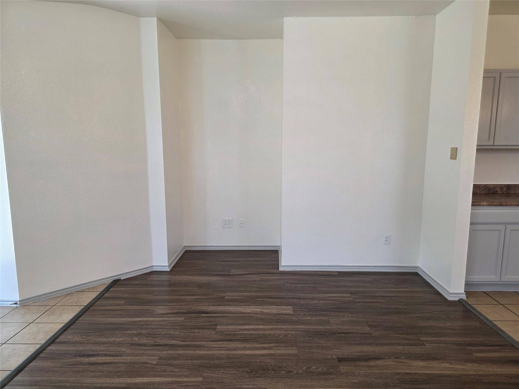 319 Riverwalk DR, Hutto, TX 78634