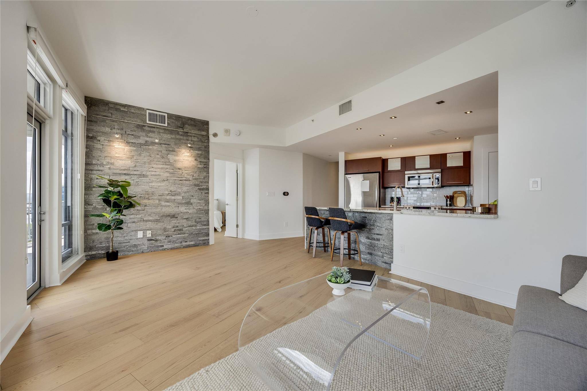 603 Davis ST #811, Austin, TX 78701