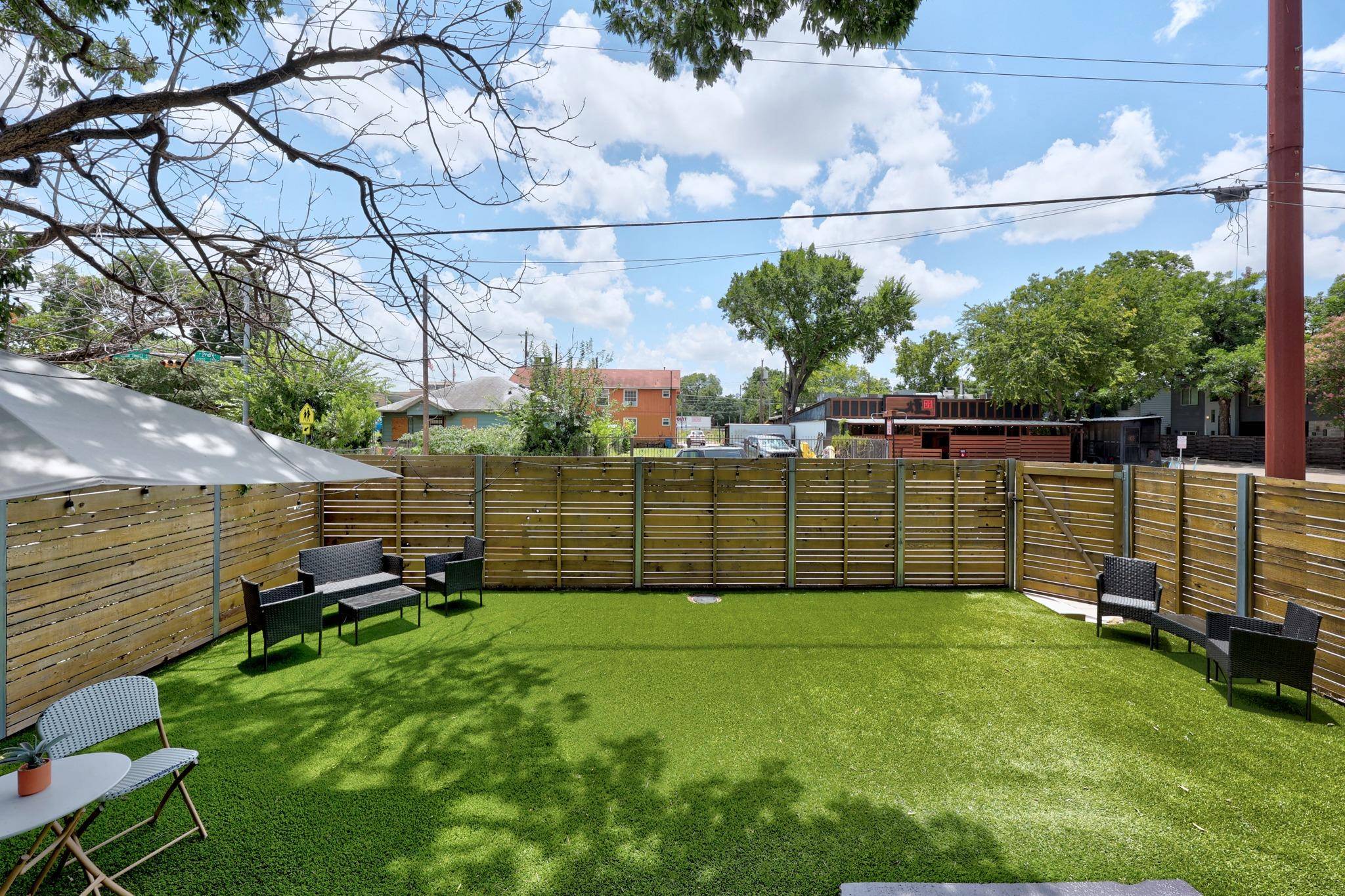 2714 E 2nd ST, Austin, TX 78702