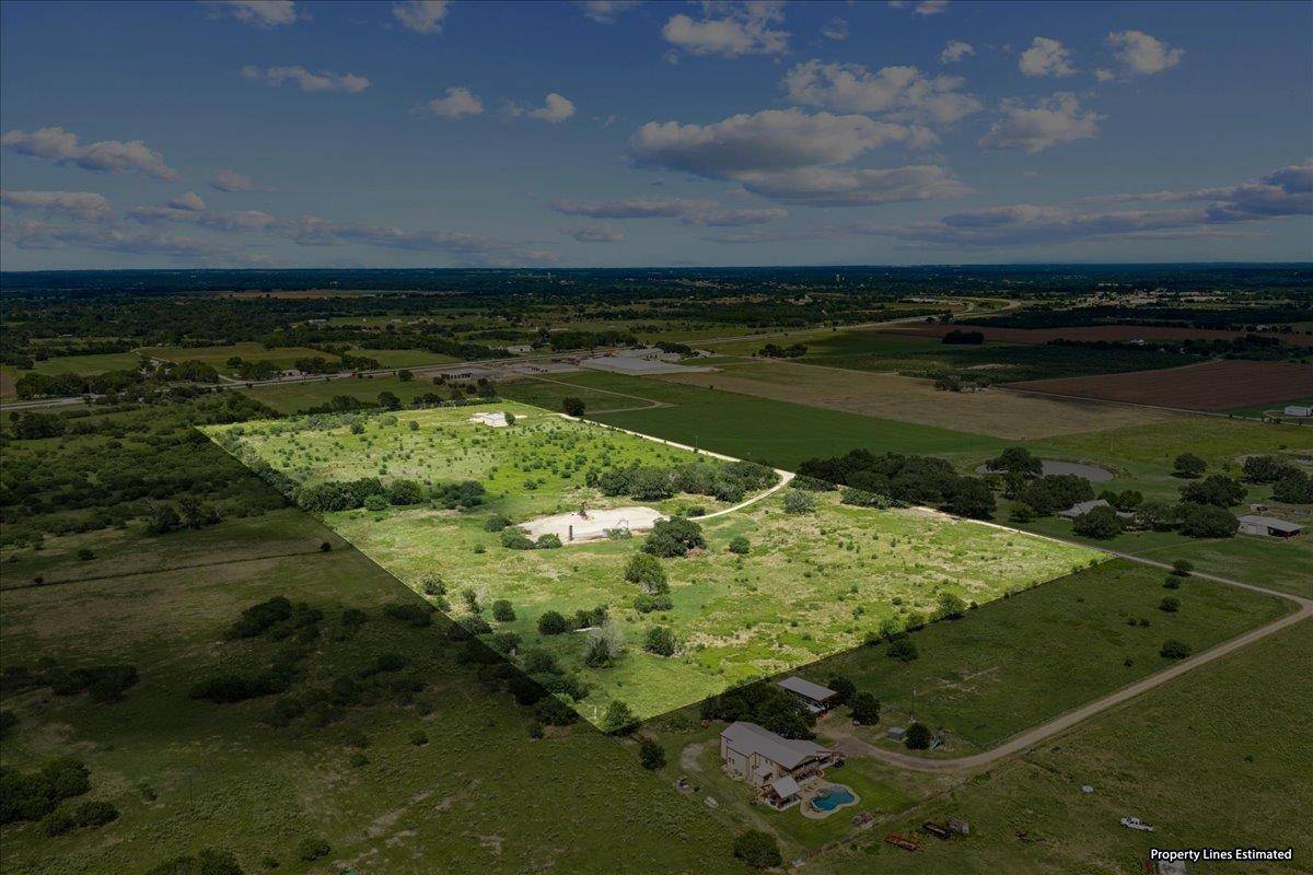 399 Prune RD, La Grange, TX 78945