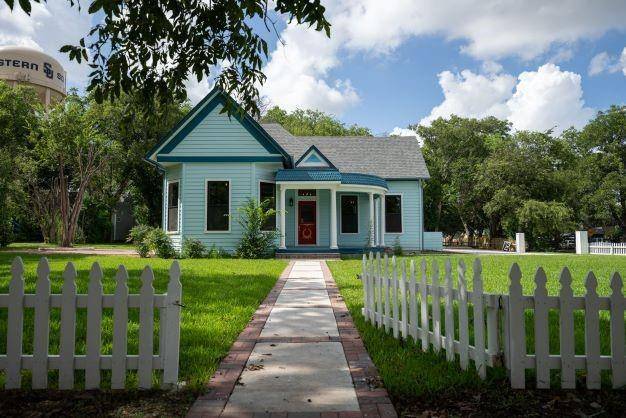 1304 E University Ave, Georgetown, TX 78626