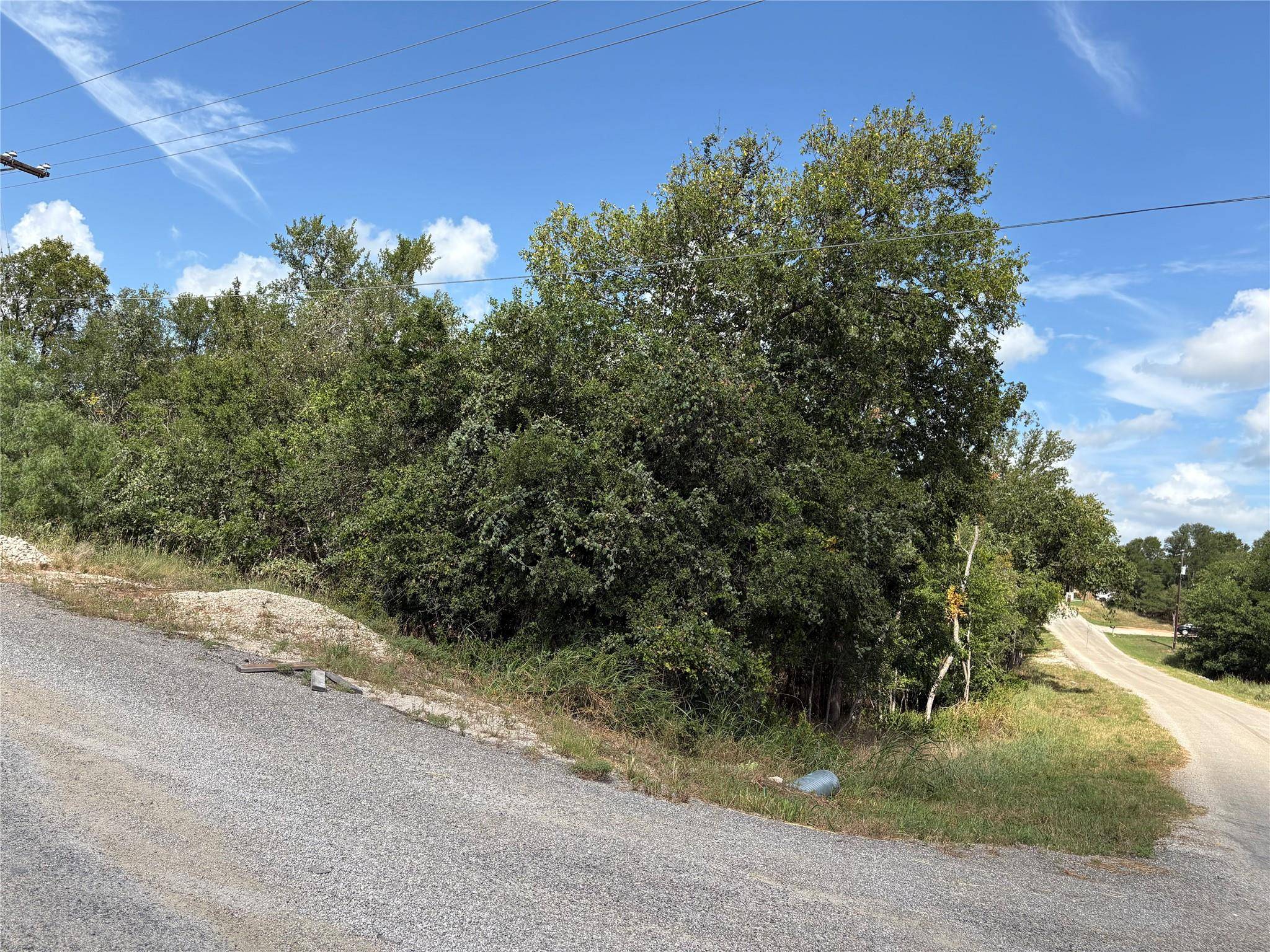 103 & 105 W Kikipua LN, Bastrop, TX 78602